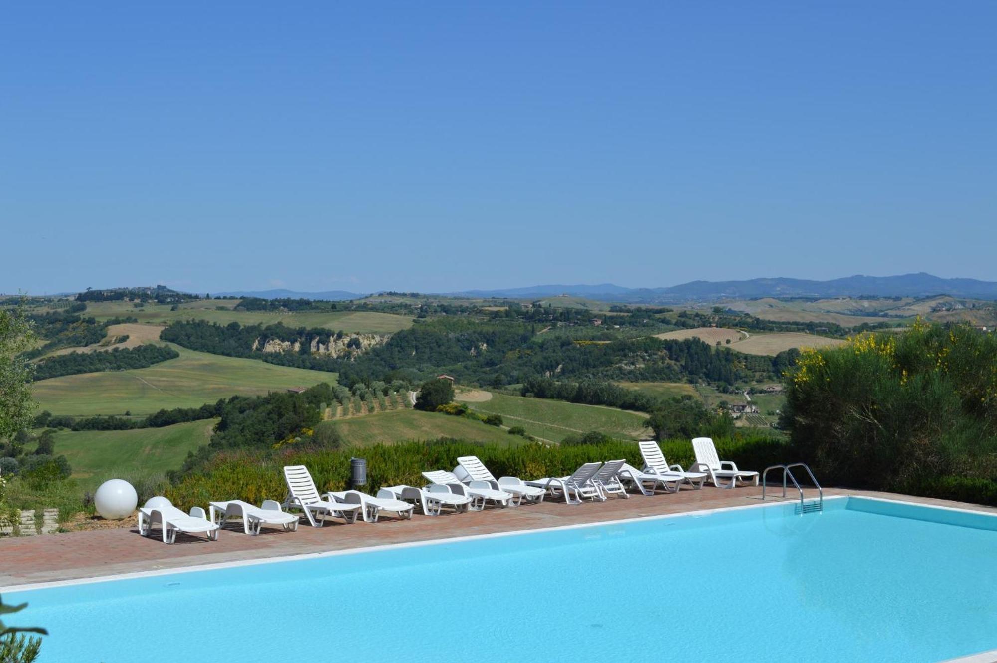 House With Private Garden In The Crete Senesi Villa Asciano Luaran gambar