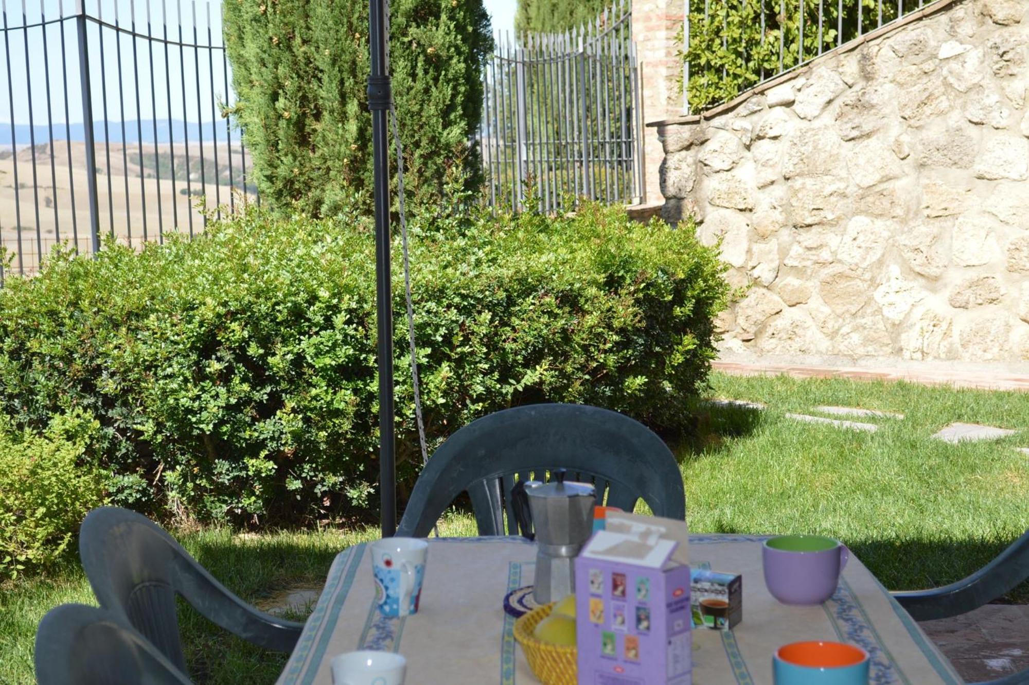 House With Private Garden In The Crete Senesi Villa Asciano Luaran gambar